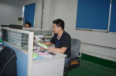 東莞昱卓模具部經理-莫總